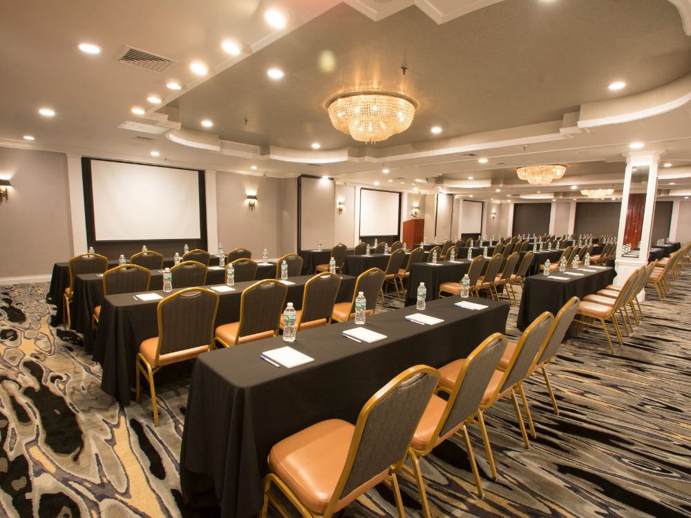 adria_classroom_style_ballroom_setup